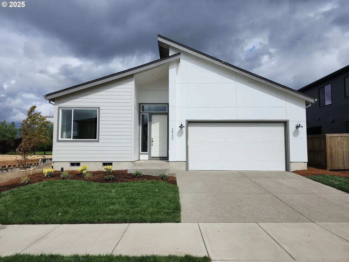 2950 Olympic St #20, Woodburn, OR 97071 - Image #1