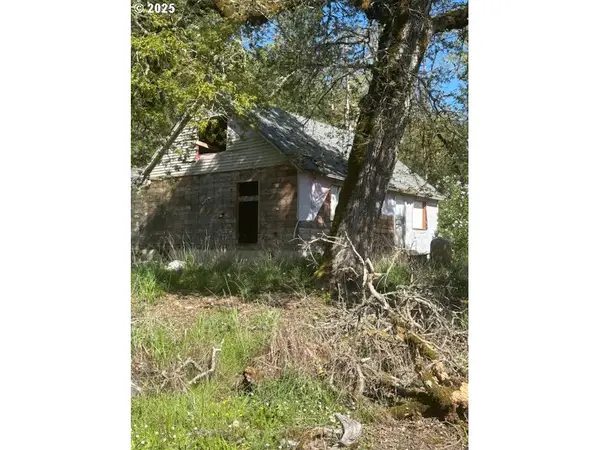 38521 Jasper Lowell Rd, FallCreek, OR 97438