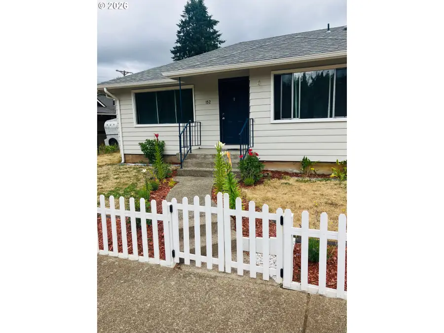 152 W C St, Springfield, OR 97477 - #3