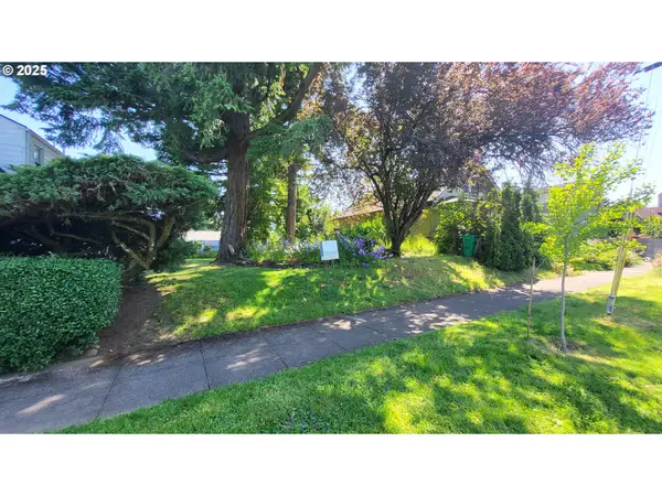 7020 NE Stanton St, Portland, OR 97213