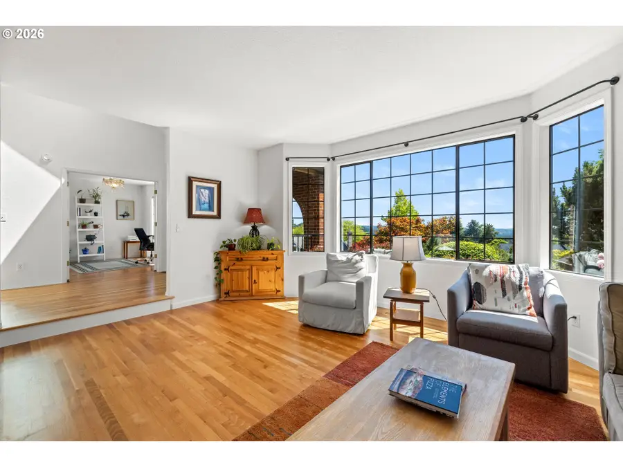 4105 Woodhill Ct, Lake Oswego, OR 97035 - #3