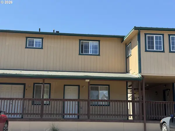 51 SW Brantley Dr, Winston, OR 97496