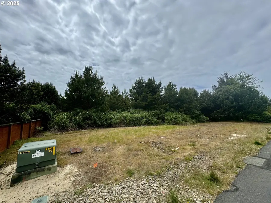 Lake Point Dr #23, Florence, OR 97439 - Image #3