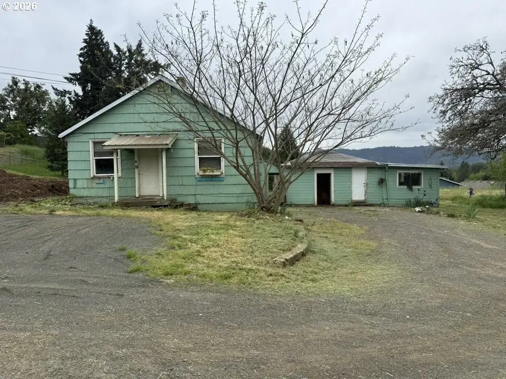 1420 NW Grove St, Roseburg, OR 97471 - #1