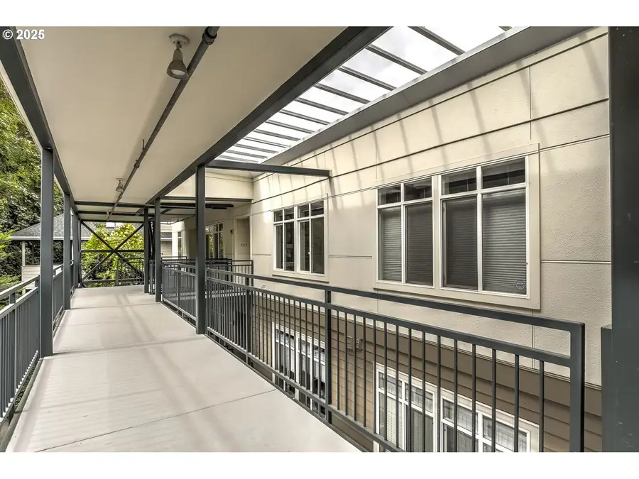 1815 SW 16th Ave #402, Portland, OR 97201 - #3