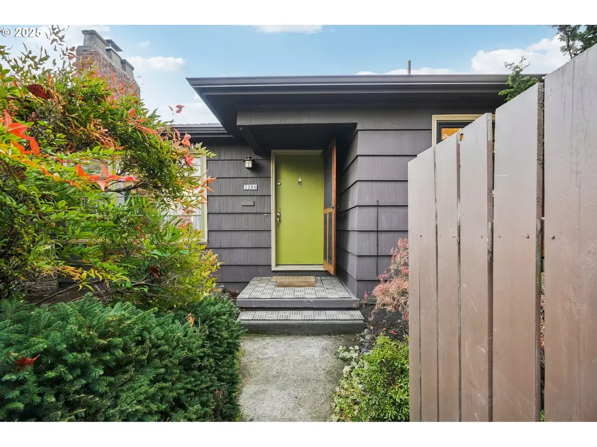 3286 NE Holman St, Portland, OR 97211 - Image #1