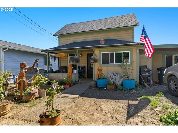 55 W 6th St, Coquille, OR 97423