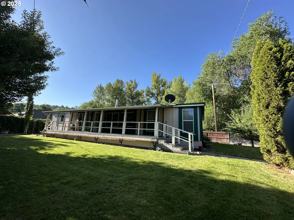 128 SW Canton St, John Day, OR 97845 - Image #1