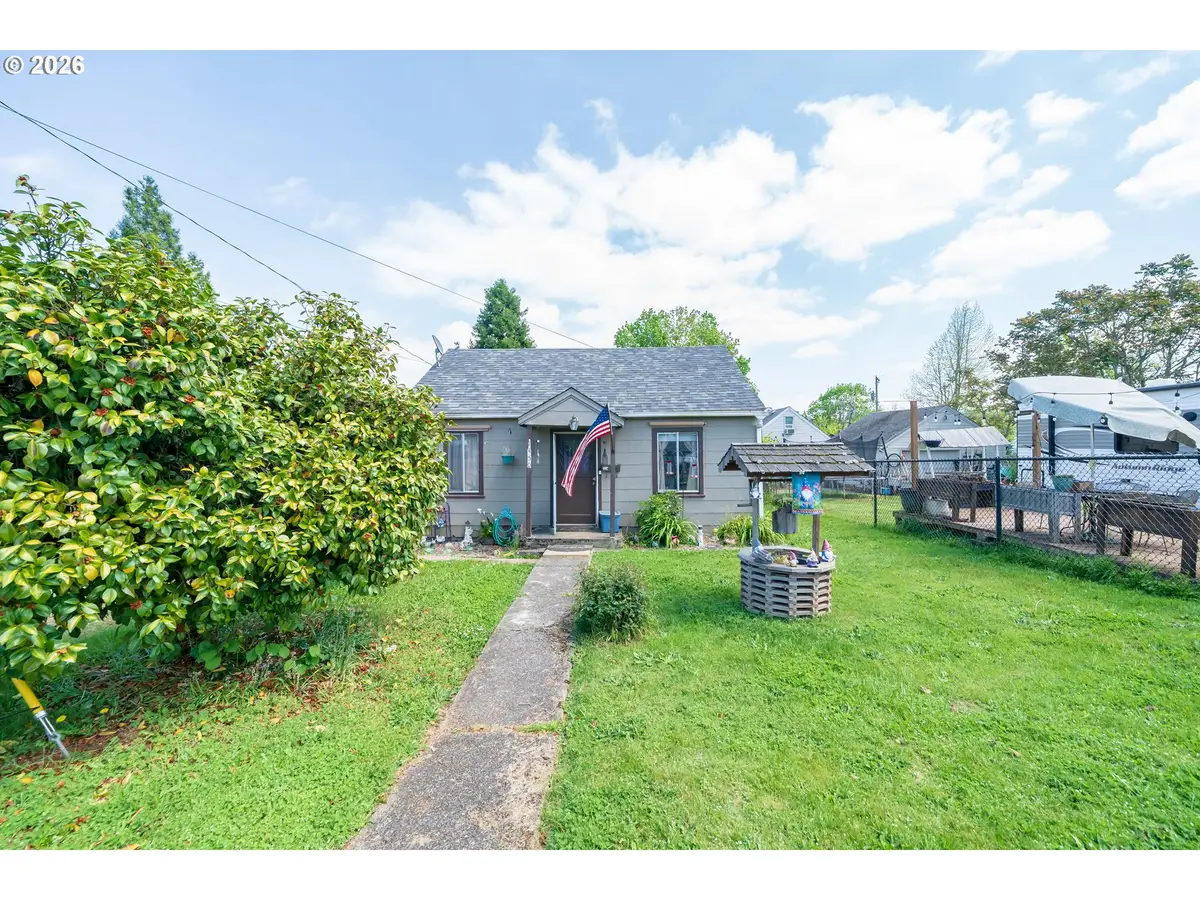 1450 SW Ninth St, Dallas, OR 97338 - #1