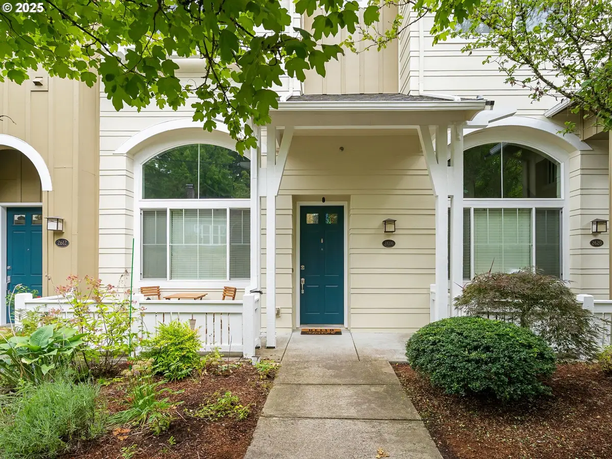 2616 SW Hume Ct, Portland, OR 97219 - Image #1