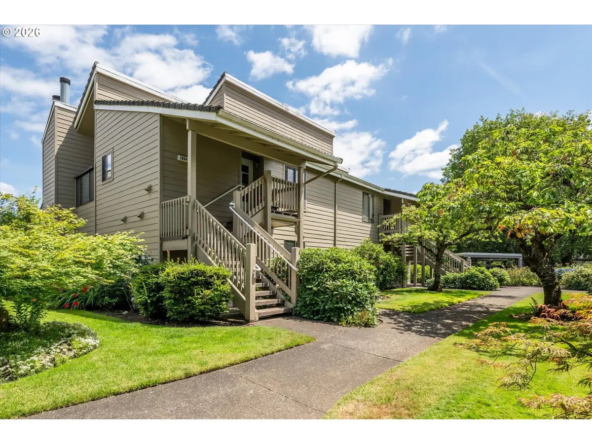 1922 Lake Isle Dr, Eugene, OR 97401 - #1