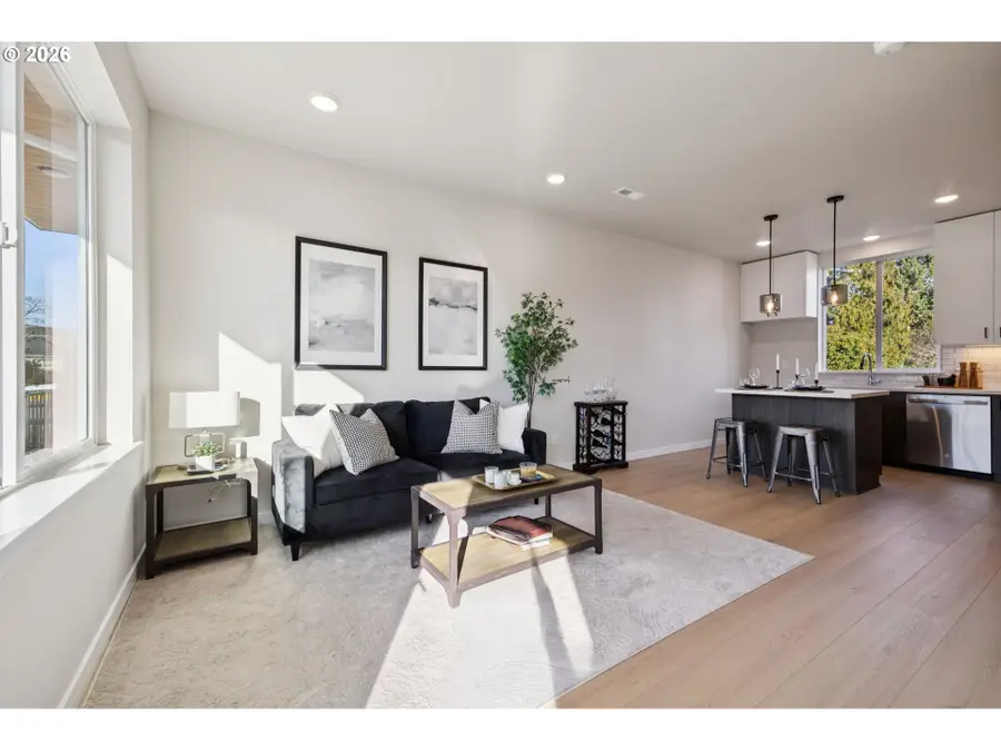 1724 SE Sherrett St, Portland, OR 97202 - #2