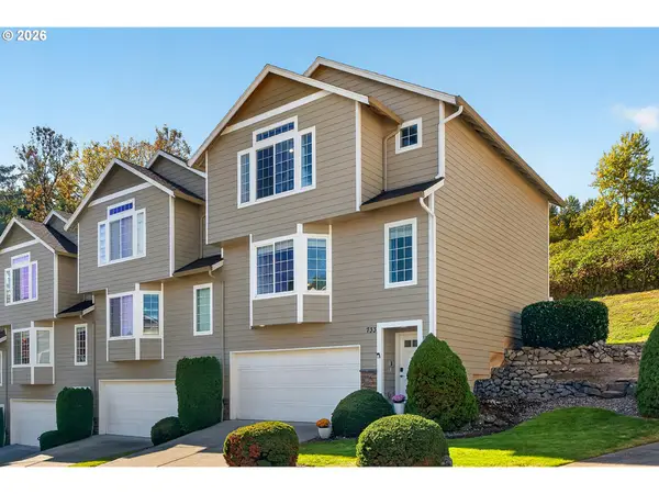 733 NW Meadow Ridge Ln, Camas, WA 98607