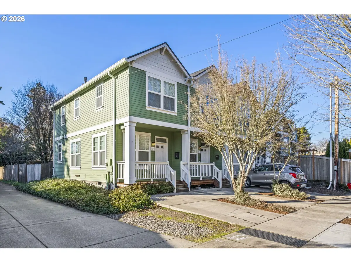 129 SE 8th Ave, Hillsboro, OR 97123 - #1