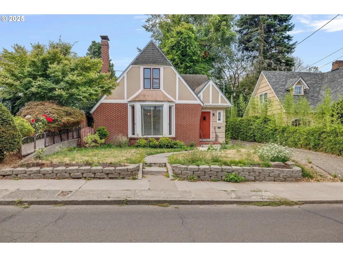 4434 E Burnside St, Portland, OR 97215 - Image #1