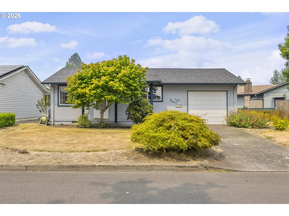 2101 Country Club Ct, Woodburn, OR 97071 - #1