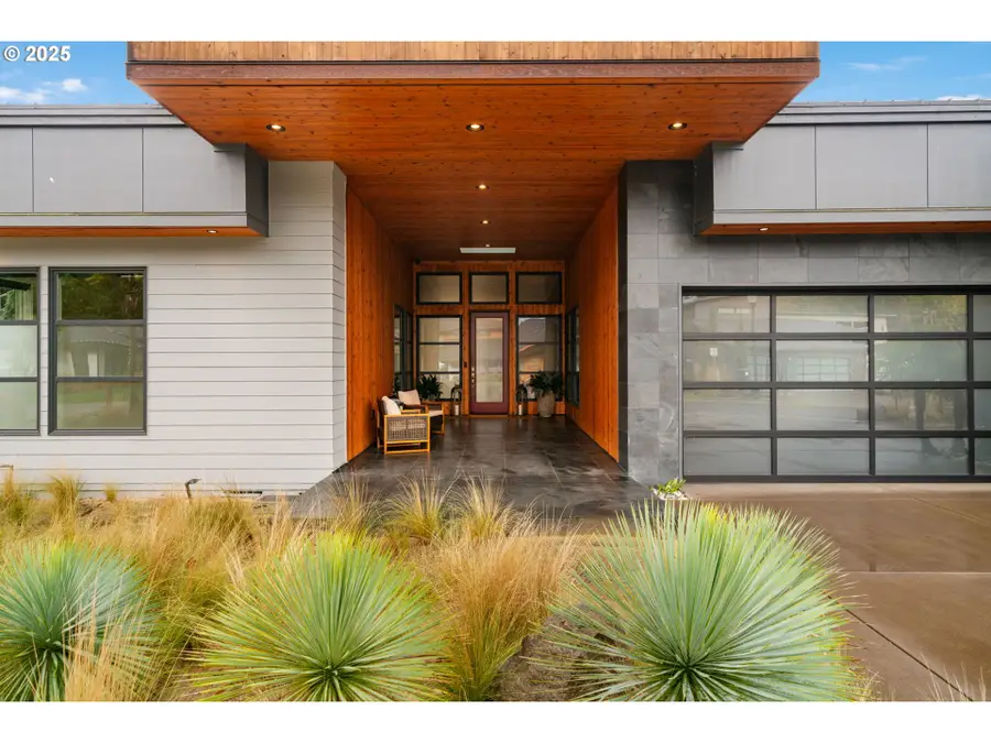 6730 NW Longbow Ln, Camas, WA 98607 - Image #2