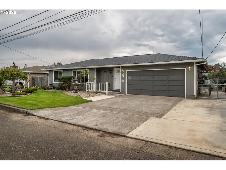 2370 Fir St, North Bend, OR 97459 - #2