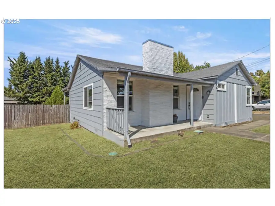 158 NE Garrecht St, Roseburg, OR 97470 - Image #2