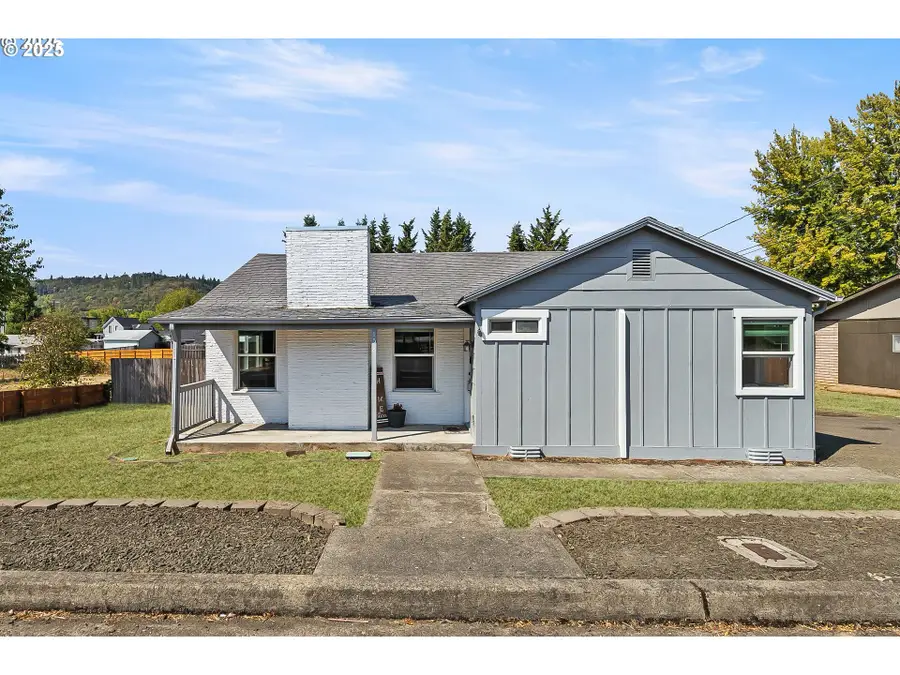 158 NE Garrecht St, Roseburg, OR 97470 - Image #3