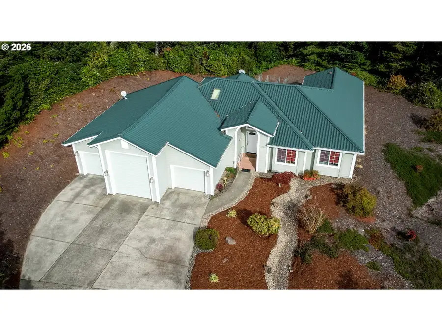 2184 13th St, Florence, OR 97439 - #2