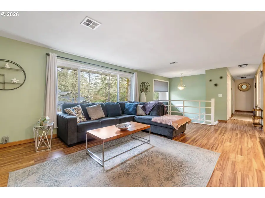 365 Brae Burn Dr, Eugene, OR 97405 - #2