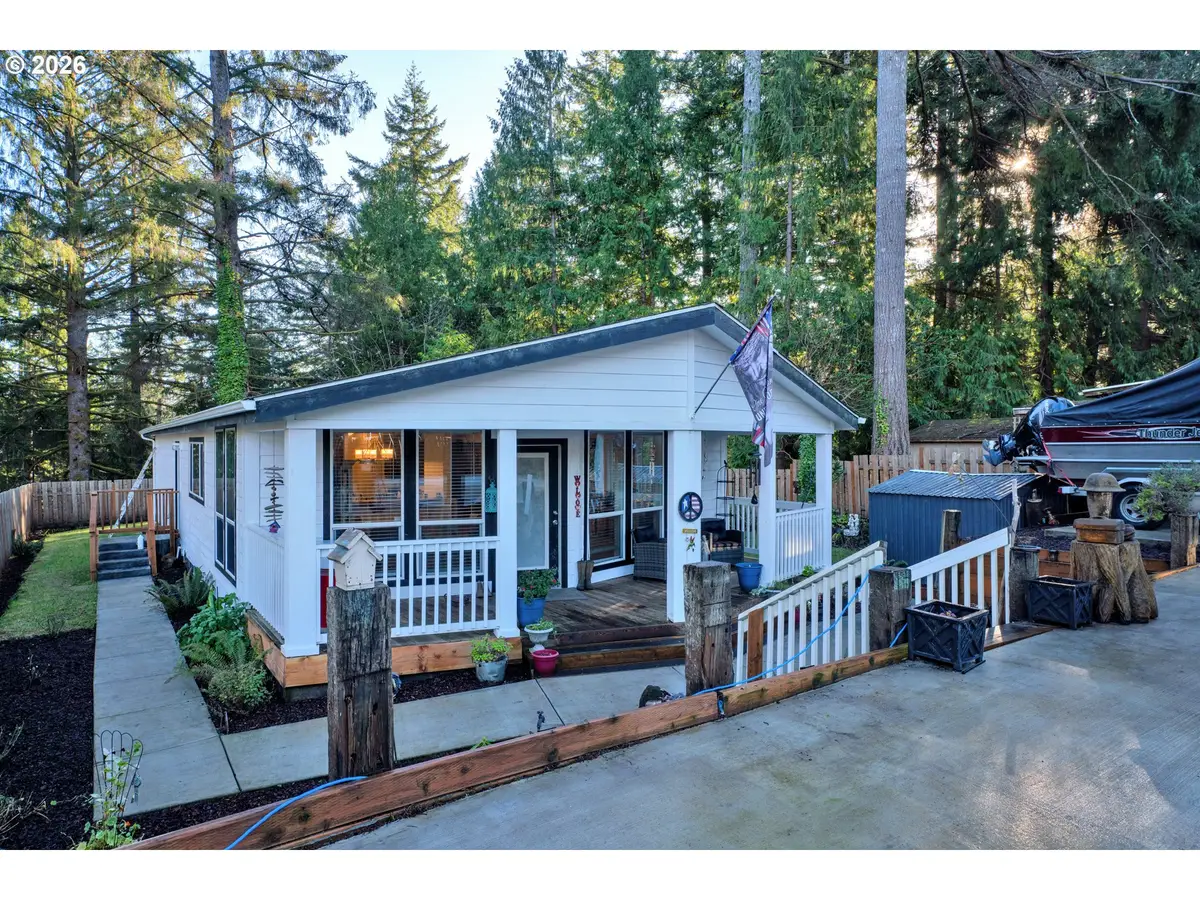 89555 Shore Crest Dr, Florence, OR 97439 - Image #1