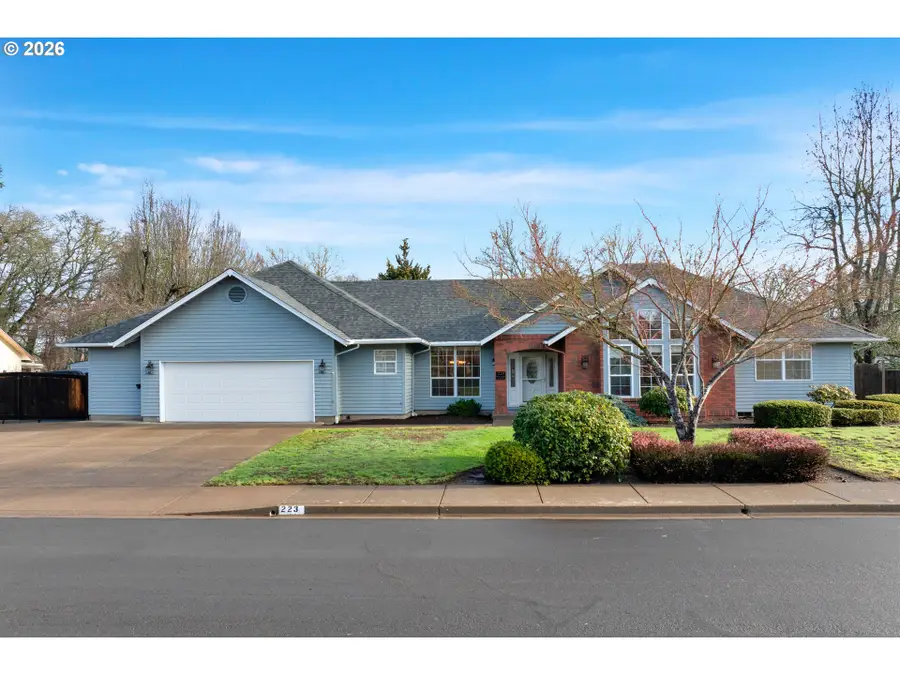 223 Beringer Ct, Eugene, OR 97404 - Image #2