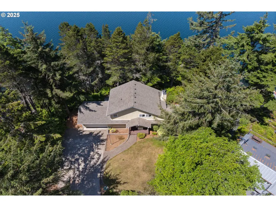 5192 Russell Dr, Florence, OR 97439 - Image #2