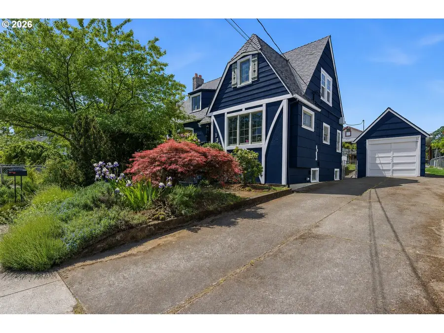 135 S 8th St, Saint Helens, OR 97051 - #2