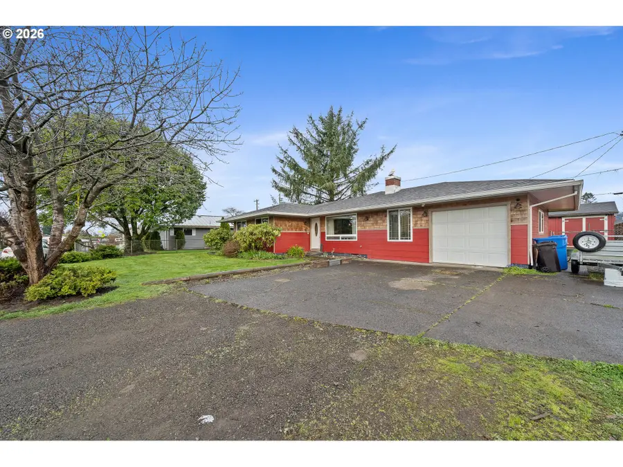 4204 Dogwood Ave, Tillamook, OR 97141 - #3