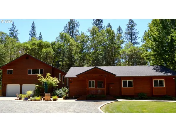 737 Pinecrest Dr, GrantsPass, OR 97526