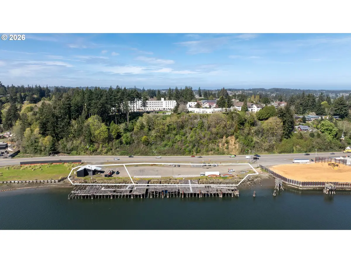 2580 N Bayshore Dr, Coos Bay, OR 97420 - #1