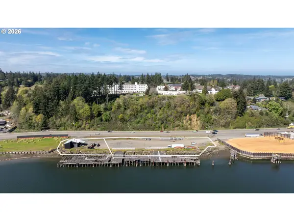 2580 N Bayshore Dr, CoosBay, OR 97420
