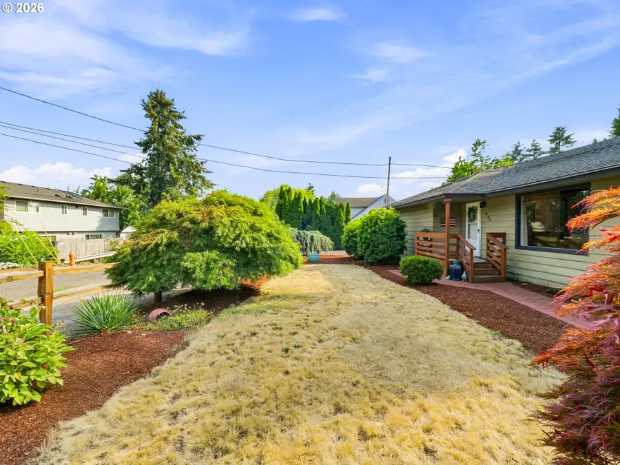 954 Laurel Ln, Oregon City, OR 97045 - #3