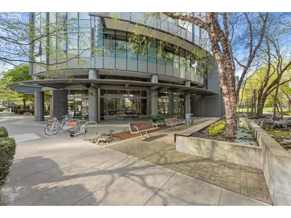 3601 S River Pkwy #812, Portland, OR 97239