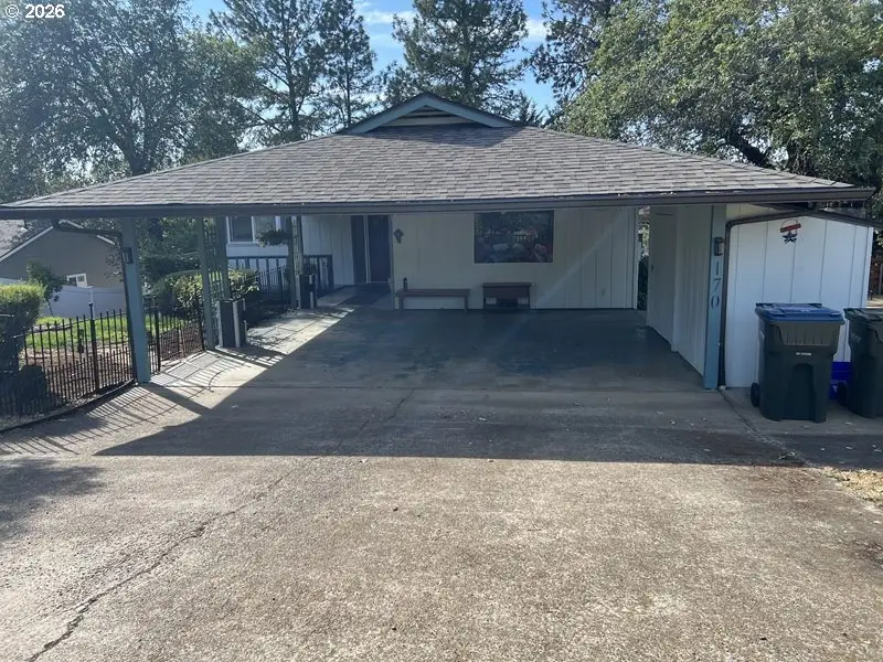 170 Hurricane Ln, Winchester, OR 97495 - #2