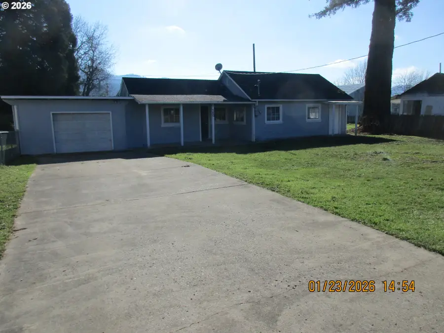 180 E Second Ave, Sutherlin, OR 97479 - Image #3