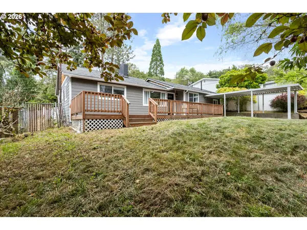 1064 NE Knoll Ave, Roseburg, OR 97470