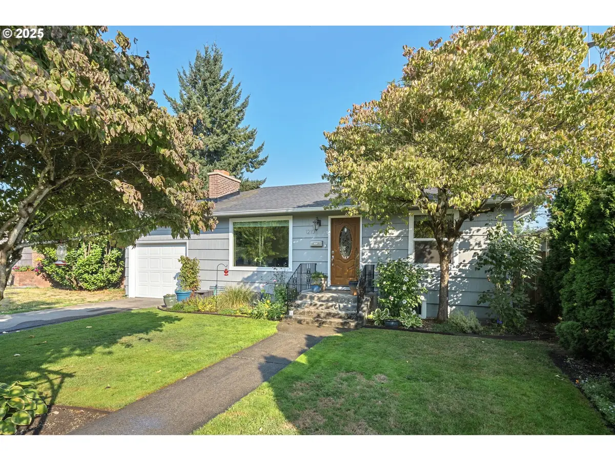 1210 9th Ave, Longview, WA 98632 - Image #1