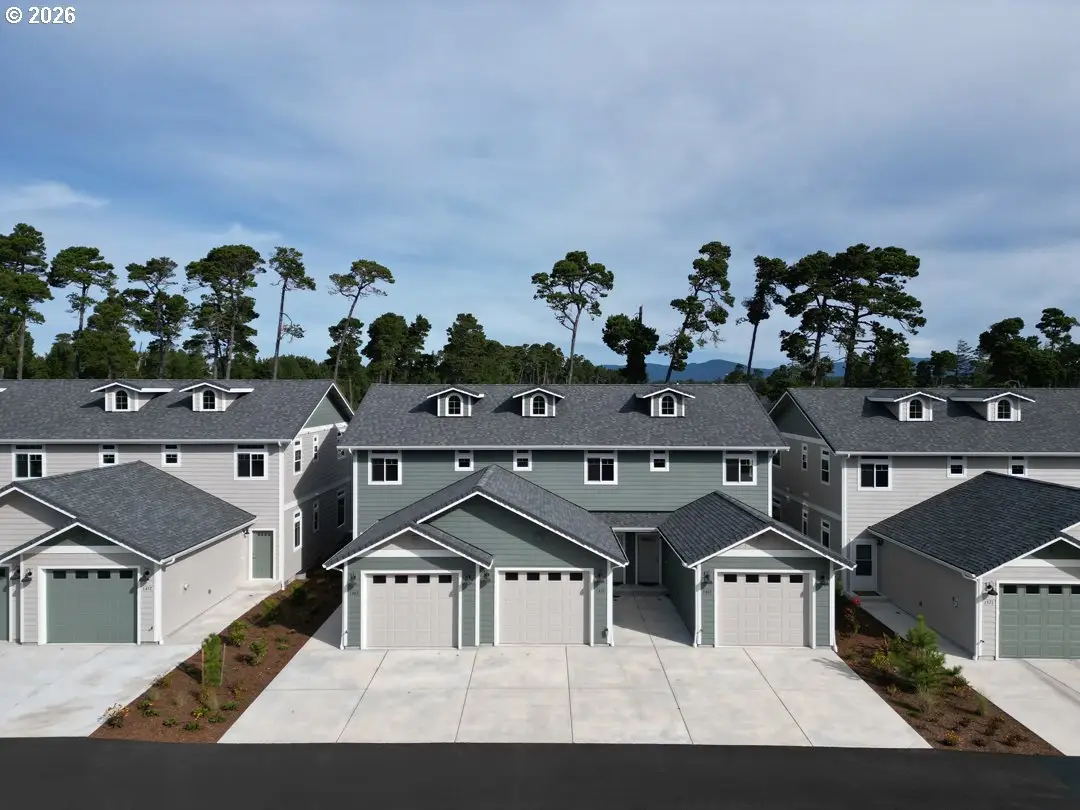 1467 37th St, Florence, OR 97439 - #1