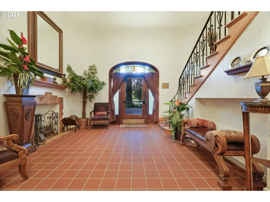 711 NE Randall Ave #203, Portland, OR 97232 - Image #3