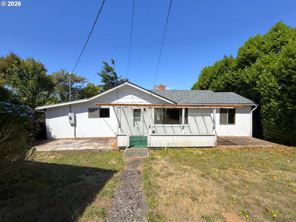 781 N 8th St, Coos Bay, OR 97420 - #1