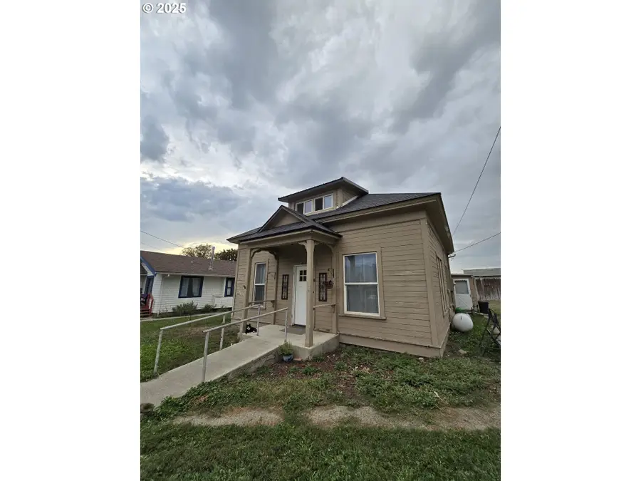 515 W Main St, Enterprise, OR 97828 - Image #2