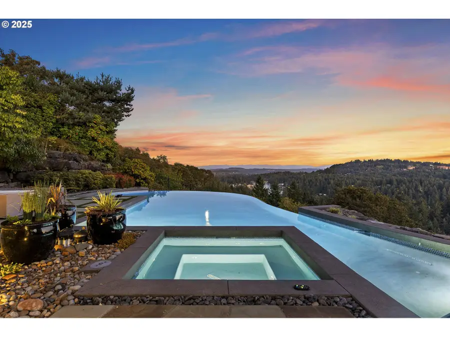 2088 Crest Dr, Lake Oswego, OR 97034 - Image #3