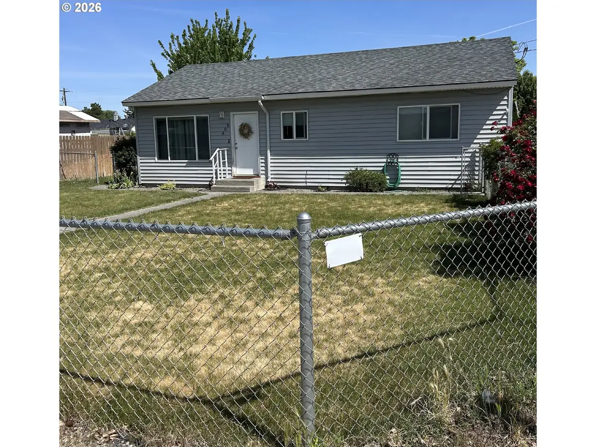 306 Yakima St, Umatilla, OR 97882 - #1