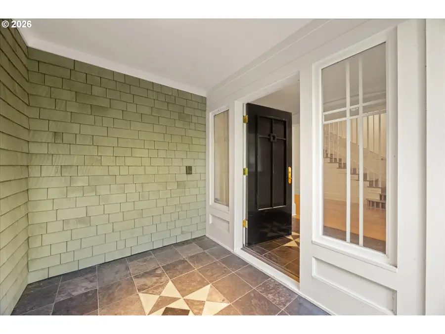 5406 SW Woods Ct, Portland, OR 97221 - #2