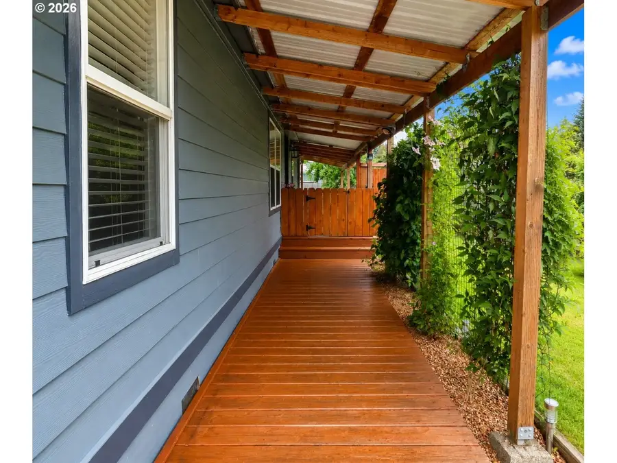 338 SE Egbert Ave, Siletz, OR 97380 - #3