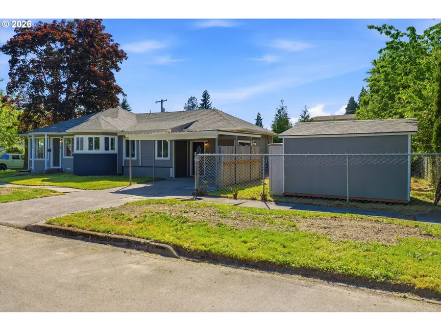1303 NE Logan St, McMinnville, OR 97128 - #2