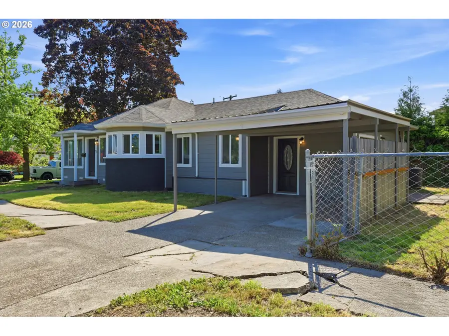 1303 NE Logan St, McMinnville, OR 97128 - #3